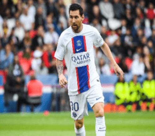 倒霉梅西法甲生涯第13次中柱必进球遭姆巴佩"解围"