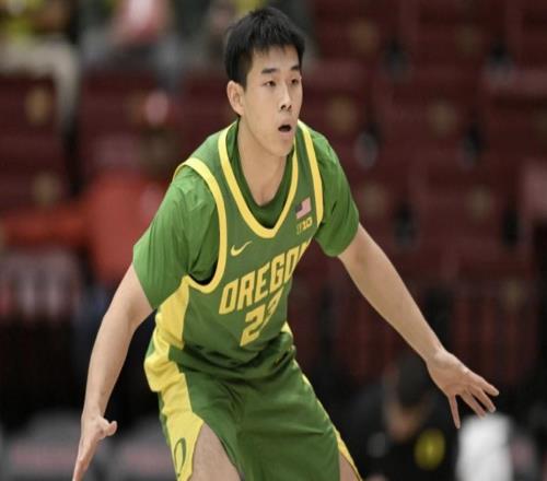 男篮小威少惨遭弃用!CBA得分王打不过美国大学生,打了谁的脸