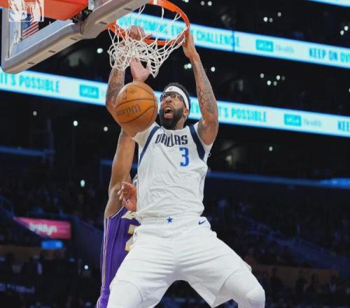 38+35+17!浓眉复出首秀!被湖人三巨头打爆了