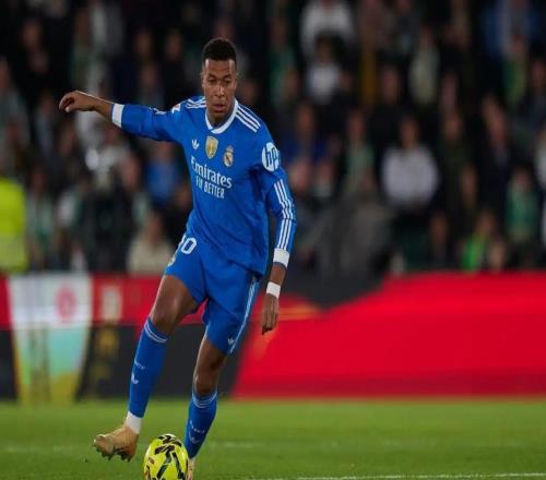 西甲后有追兵前有堵截,阿隆索的皇马为何越来越尴尬