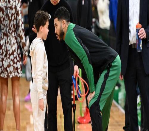 与Deuce父子同台塔图姆:我可以再打十年能实现就太棒了