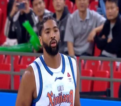 CBA杯:史密斯41+10准绝杀!深圳16分逆转新疆李炎哲20+7