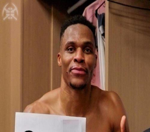 207次三双吞里程悲!底薪威少反超约基奇登顶队记:感谢37岁老将