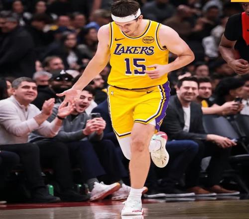 NBA杯14决赛!湖人半场5870马刺,看数据:他是头号罪人!