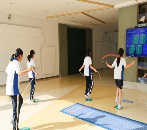 深圳小孩哥“声东击西”晃倒CBA球星,被赞“未来之星”