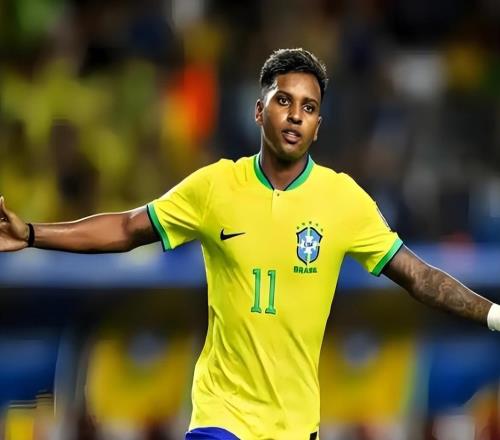 意外！上港用傅欢和刘祝润换吕焯毅转会加盟，球迷：纯属无稽之谈