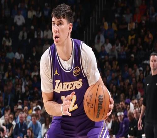 再次打出灾难级表现！再这样下去湖人都不敢用这位侧翼新援了