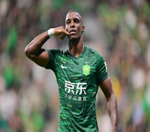 2025中超最佳射手!法比奥当选,30场轰28球,3场7球大逆转