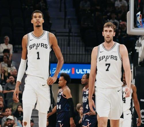 马刺vs雷霆前瞻:文班亚马复出点燃马刺,雷霆取胜难度大增