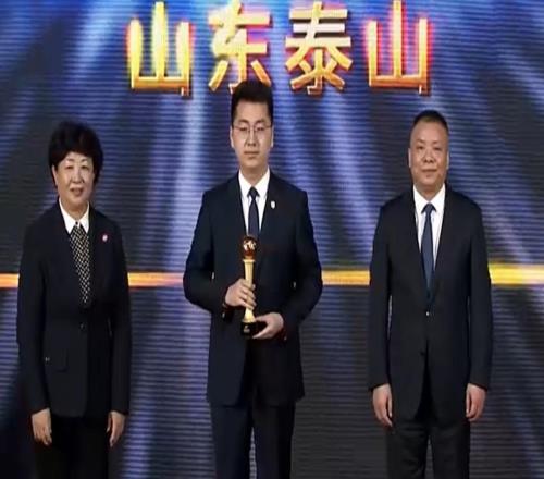 实至名归!瓦科当选中超最佳球员,彭啸当选中乙最佳青年球员