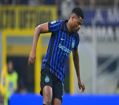 意媒:更换经纪人是邓弗里斯想要转会英超豪门的信号