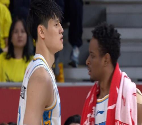 不打了!曾凡博被曝欲离开北京首钢队,力保广东队“躺”进总决赛