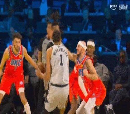 天命人!文班逆天中投掀翻雷霆登场21分钟赢21分