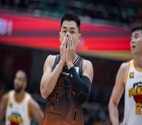 高诗岩错失扳平!CBA两国手对决,4中0碰上5中1,山东5分输北控