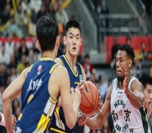 拒絕爆冷，廣東隊5分險勝同曦！郭昊文空砍42+6+8，薩姆納立大功