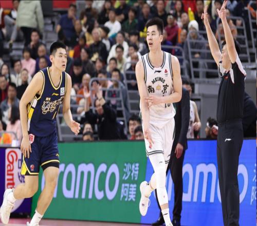 新赛制第1人!在郭士强面前轰42+8+6,怪不得休赛期能获得NBA合同