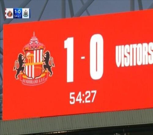 德比氛围!桑德兰主场比分牌不写死敌纽卡队名,只写“客队”