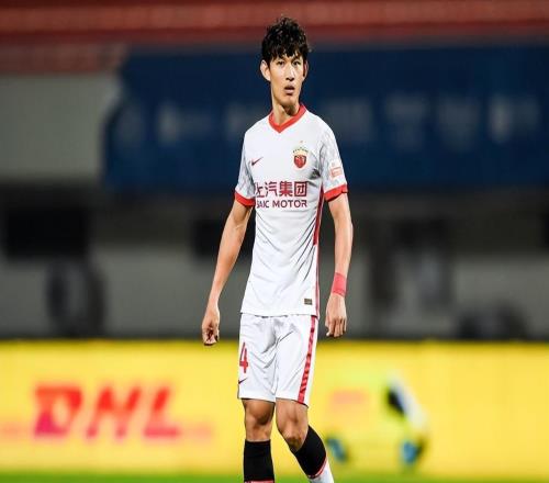 越老越妖!昔日庸才成争冠最关键人物,球员标杆,中超属他最自律