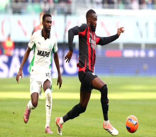 米兰本赛季三战升班马2平1负,且均被打进两球
