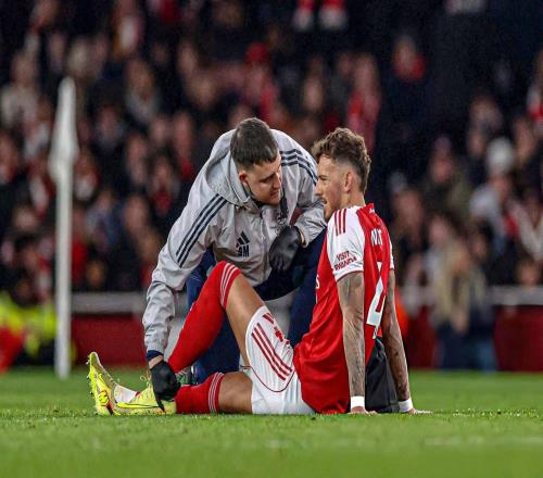 罗马诺:本怀特将至少伤缺一个月,阿森纳希望他1月中旬复出