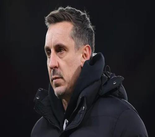 內維爾:盧克肖應該踢得更強硬,他讓隊友陷入了兩難的境地