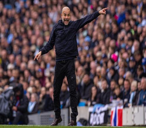 熟悉的蓝月,抽象的曼城!2连败后豪取5连胜,瓜迪奥拉整活也赢