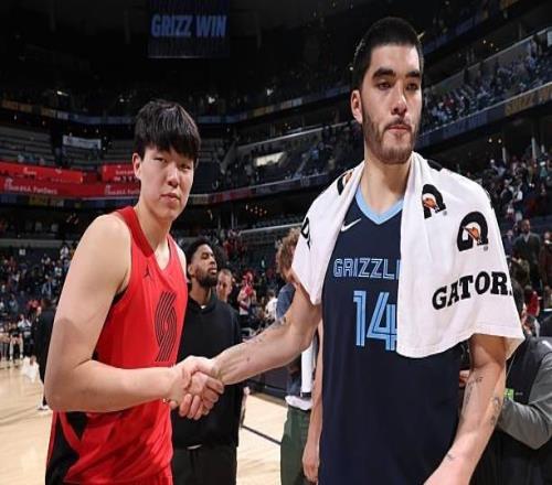 有收藏价值,杨瀚森NBA生涯首次首发的球衣拍卖以42356元成交