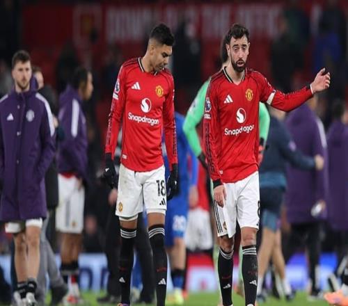 说了些啥邮报:B费赛后与卡塞米罗、乌加特交流时显得不满