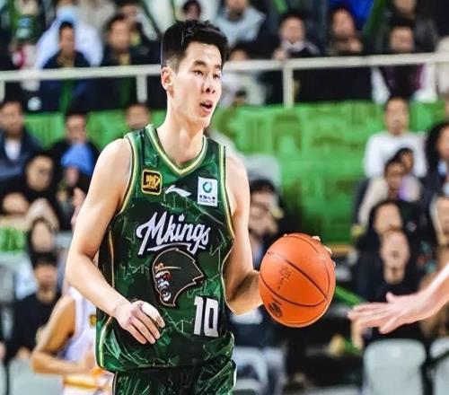 同曦隊(duì)主場勝上海，球隊(duì)追加8萬獎(jiǎng)金，郭昊文全場最佳