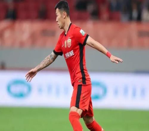 一鍋端！3大國腳集體轉(zhuǎn)會(huì)，加盟中超新貴，組豪華陣容，投入2.6億