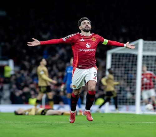 6年忠心遭践踏!B费开炮:曼联想卖掉我一些人眼里只有钱