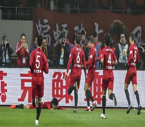 李新翔生日當天離開上港,直接回到老東家亮相發聲,受到球迷追捧