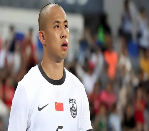 韩鹏夏窗要送走的鲁能后腰!如今却被上港直接顶薪挖走,引发热议