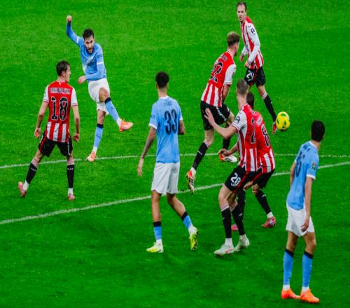 豪门狂欢夜:曼城20晋级4强皇马32惊险晋级巴黎32加冕6冠王