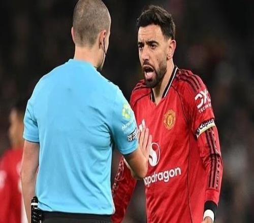 邮报:曼联管理层不满多次判罚不公,将寻求与裁判负责人会面