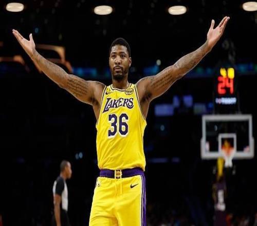 NBA官方:湖人后卫斯马特对裁判做出不雅手势,罚款35000美元