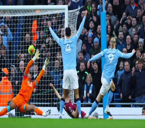 30!神锋2射1传11.9亿豪门气势如虹7连胜时隔16轮再度登顶