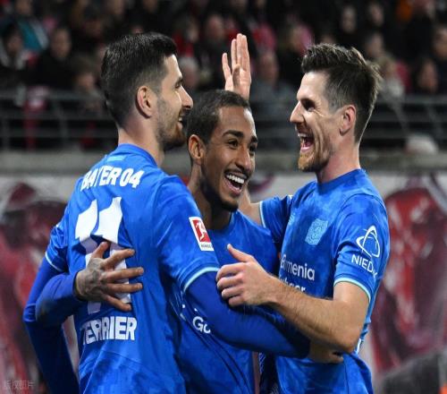 德甲最新積分戰(zhàn)報勒沃庫森逆轉(zhuǎn)萊比錫贏爭3大戰(zhàn)差榜首拜仁9分