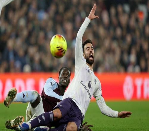 記者：B費(fèi)可能缺陣一個(gè)月，曼聯(lián)沒(méi)排除冬窗簽新中場(chǎng)的可能性