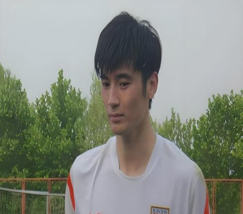 80后中超老将盘点!绿茵守望者,38岁门神耿晓峰的浮沉与坚守!