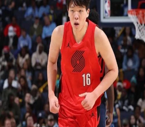 时隔5场再次出场!杨瀚森表现高效,值得更多时间!