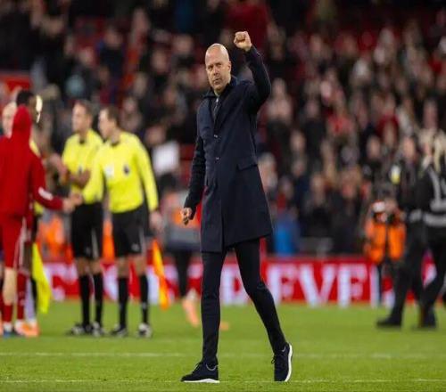 利物浦冬窗首签被截胡!25岁神锋身价6500万镑,英超四大豪门疯抢