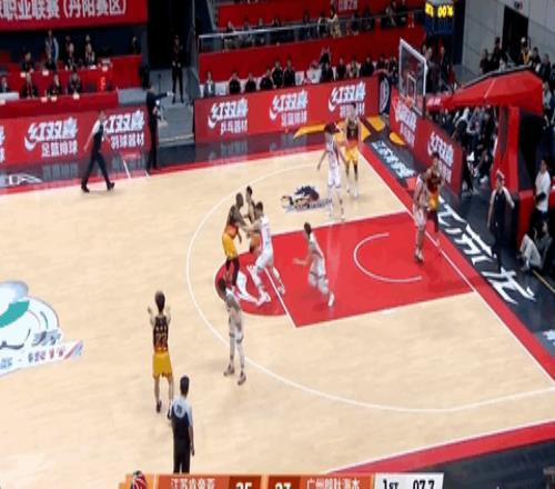 26岁广西球王,在质疑声中成为本土得分王