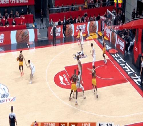 26岁广西球王,在质疑声中成为本土得分王