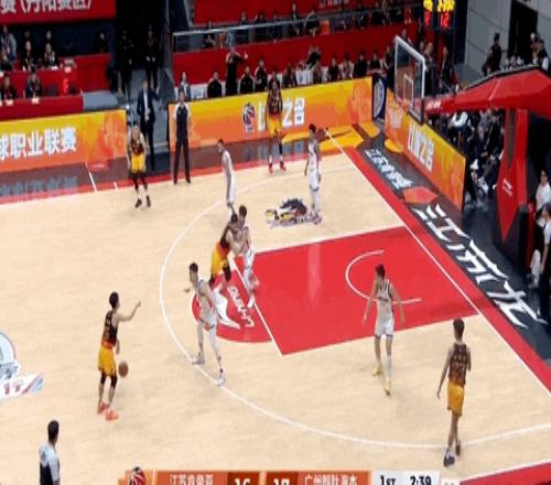 26岁广西球王,在质疑声中成为本土得分王