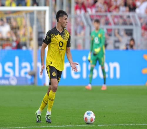 切尔西考虑从多特蒙德召回20岁中卫安塞尔米诺_英超直播