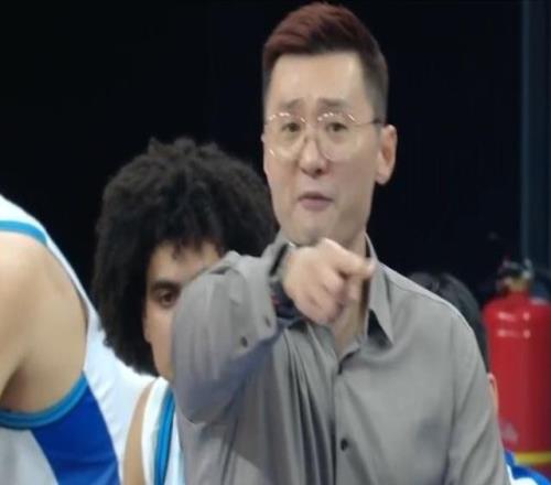 北京vs新疆前瞻：周琦是否客场出战引关注刘炜深陷下课危机