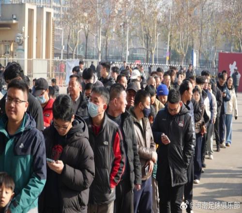 全勤荣誉共同克服困难携手前进_中超直播