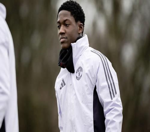 跟队:梅努可能在本月推动外租曼联内部对谢什科很有信心