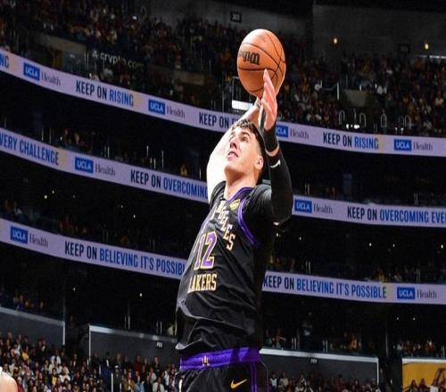 詹姆斯爆发轰31+9+6,湖人艰难击败灰熊!一战可以理解四件事